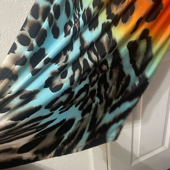 Frank Lyman Design Stand out Stunning Dress! - Picture 5 of 7